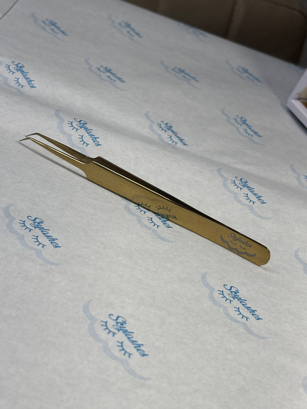 Skylashes Curve Tweezer