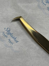 Cargar imagen en el visor de la galería, Skylashes Volume Tweezer 65
